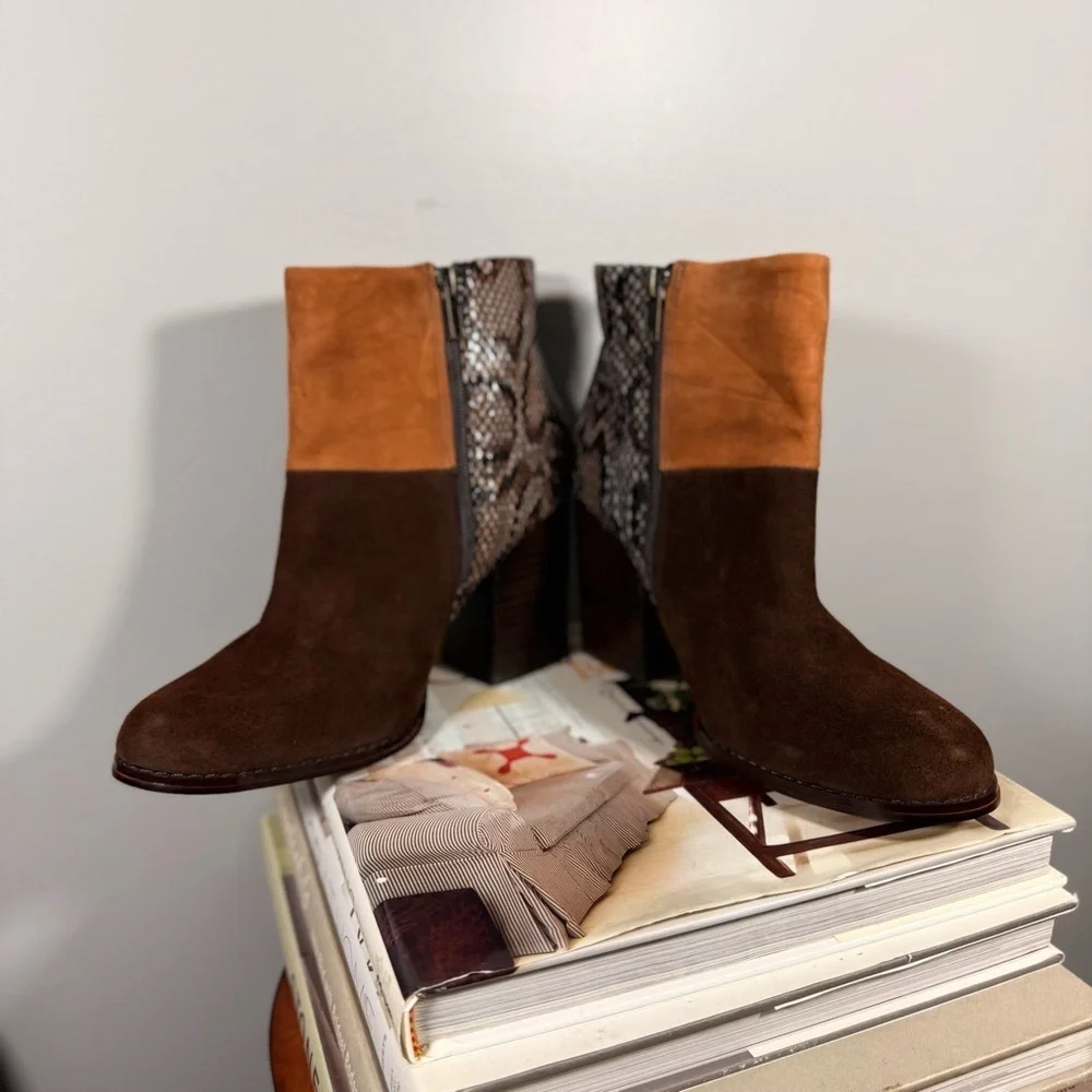 Very Volatile Size 8 Brown/Tan Leather/Fabric Women’s Ankle Boots